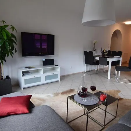 Favorite Place 1 Comfortable جارمش بارتنكيرشن